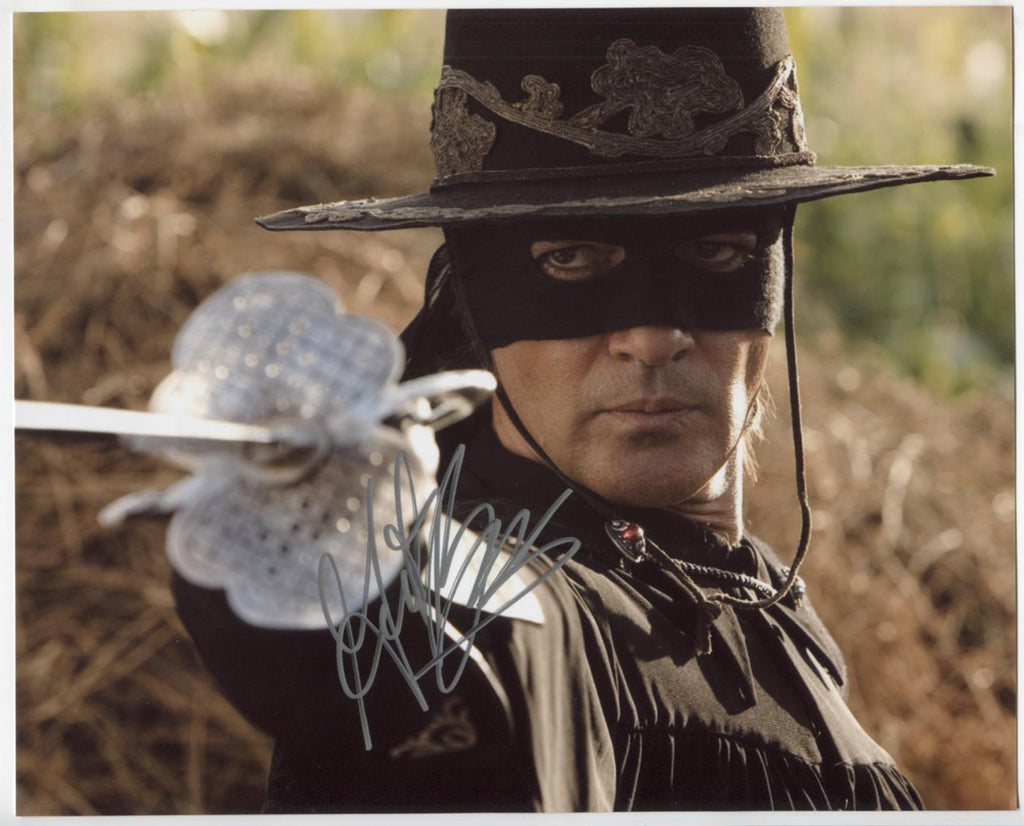 Antonio Banderas Actor Autographed 8"x10" Photo w/COA WWE14-100