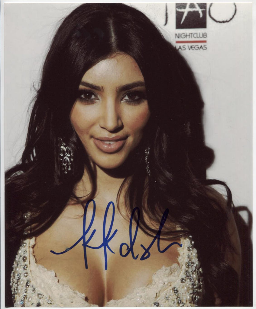 Kim Kardashian Model Autographed 8"x10" Photo w/COA WWE14-76