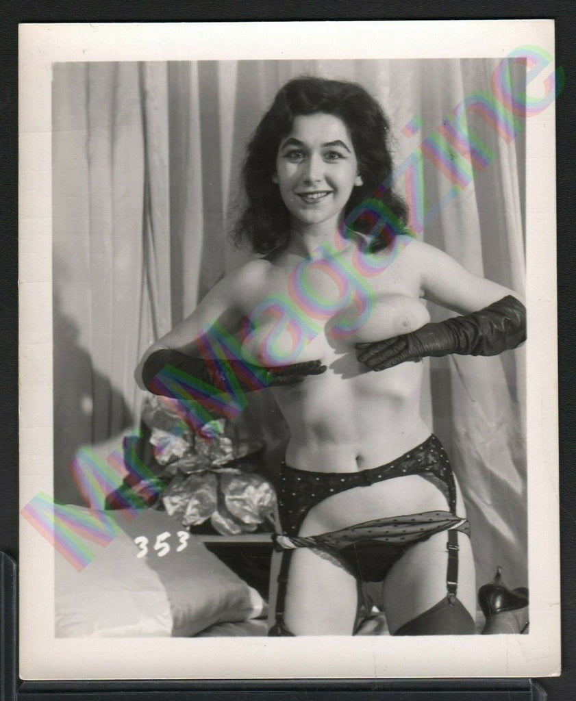 Vintage B&W Risque Pinup 4" x 5" Sexy Brunette Cheesecake AY44
