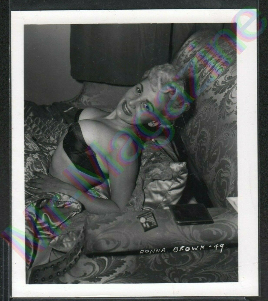 Vintage B&W Risque Pinup 4" x 5" Sexy Blonde Donna Brown Cheesecake BG42