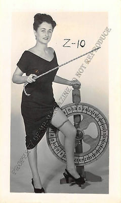 Adult B&W Photo 1940s/50s 2.5x4 Beautiful Brunette Clothed Seductive Pose 266MG