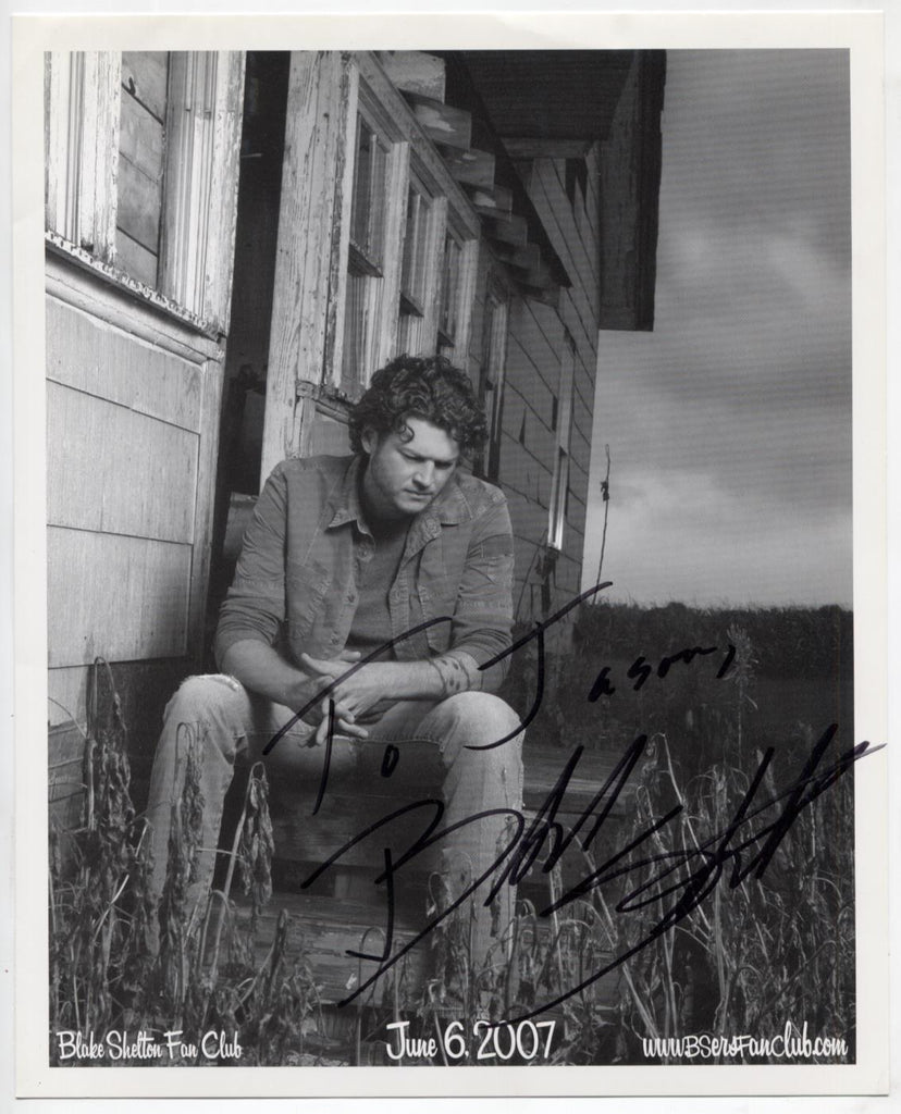 Blake Shelton Singer Autographed 8"x10" Photo w/COA WWE5-56