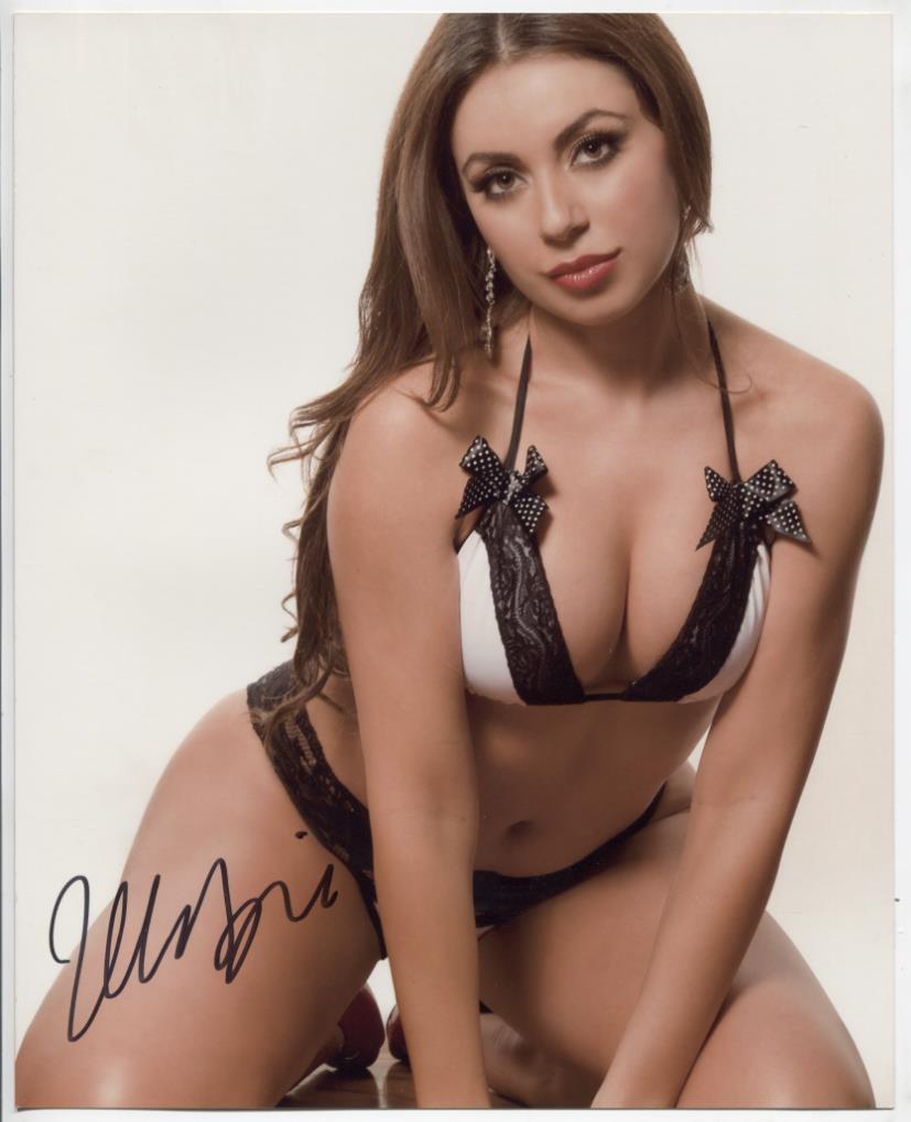 Uldouz Wallace Actress Autographed 8"x10" Photo w/COA WWE7-56