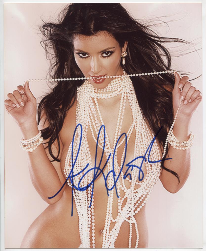 Kim Kardashian Model Autographed 8"x10" Photo w/COA WWE9-34