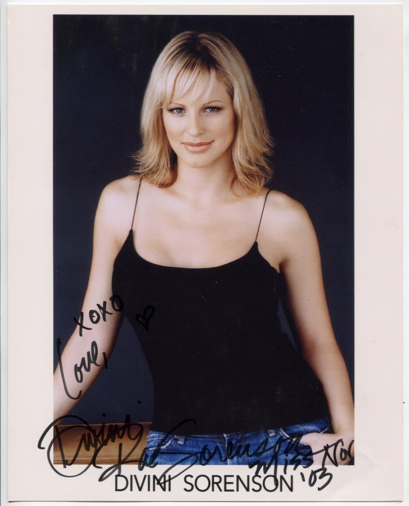 Divini Sorenson Model Autographed 8"x10" Photo w/COA WWE9-40