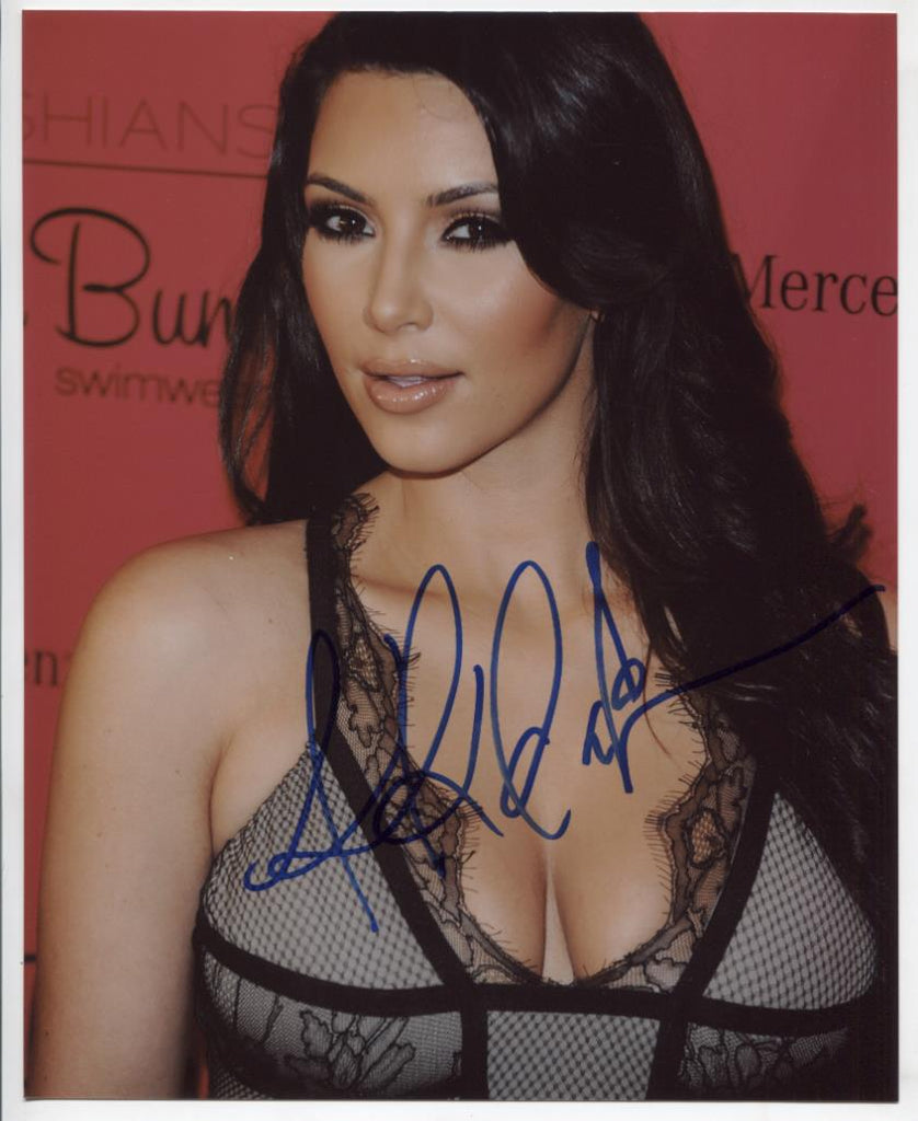 Kim Kardashian Model Autographed 8"x10" Photo w/COA WWE8-122