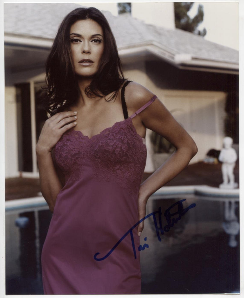 Teri Hatcher Actress Autographed 8"x10" Photo w/COA WWE11-78