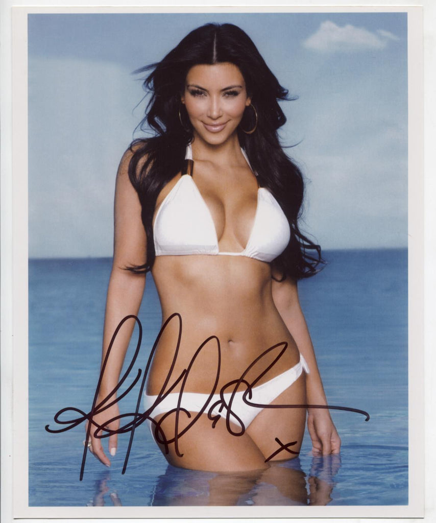 Kim Kardashian Model Autographed 8"x10" Photo w/COA WWE11-66
