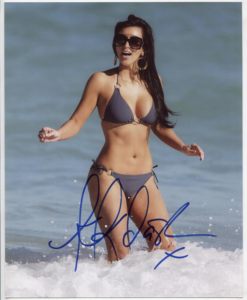 Kim Kardashian Model Autographed 8"x10" Photo w/COA WWE14-150