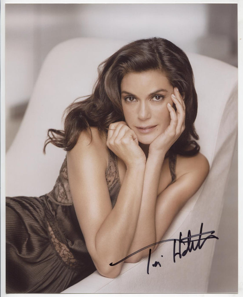 Teri Hatcher Actress Autographed 8"x10" Photo w/COA WWE15-1