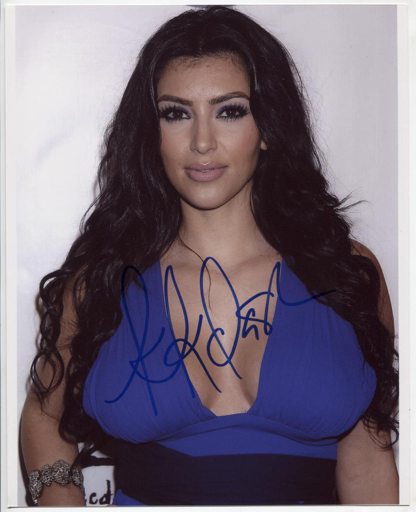 Kim Kardashian Model Autographed 8"x10" Photo w/COA WWE14-147