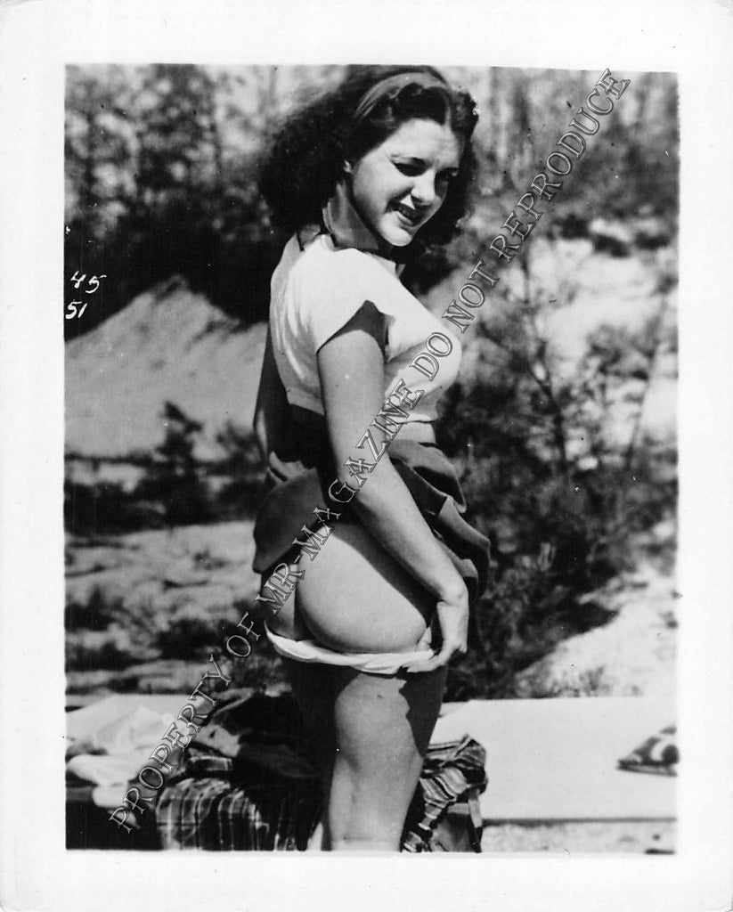Adult Vintage 1950s B&W Photo 4x5 Sexy Brunette Taking Off Lingerie 176FF
