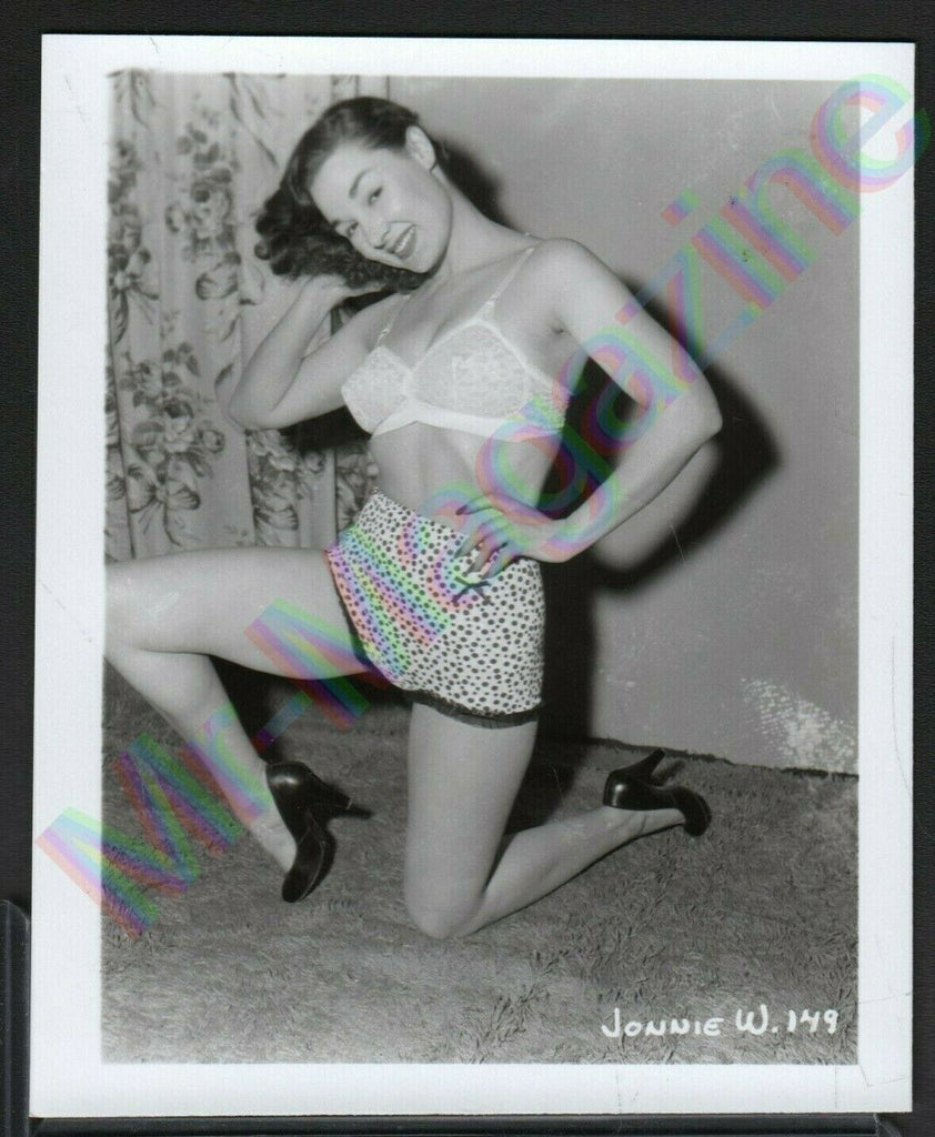 Vintage B&W Risque Pinup 4" x 5" Sexy Brunette Jonnie Cheesecake AY15