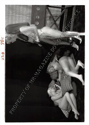 Adult Vintage B&W Photo 5x7 HOM Bondage Sexy Lesbians Ready to be Bound 238HZ