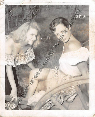 Adult Vintage B&W Photo 4x5 Beautiful Group of Lesbians Posing Undressing 42HP
