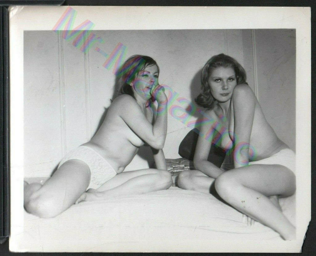 Vintage B&W Risque Pinup 4" x 5" Two Sexy Blondes Beautiful Cheesecake BC52