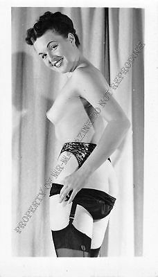 Adult B&W Photo 1940s/50s 2.5x4 Beautiful Brunette Seductively Undressing 107MH