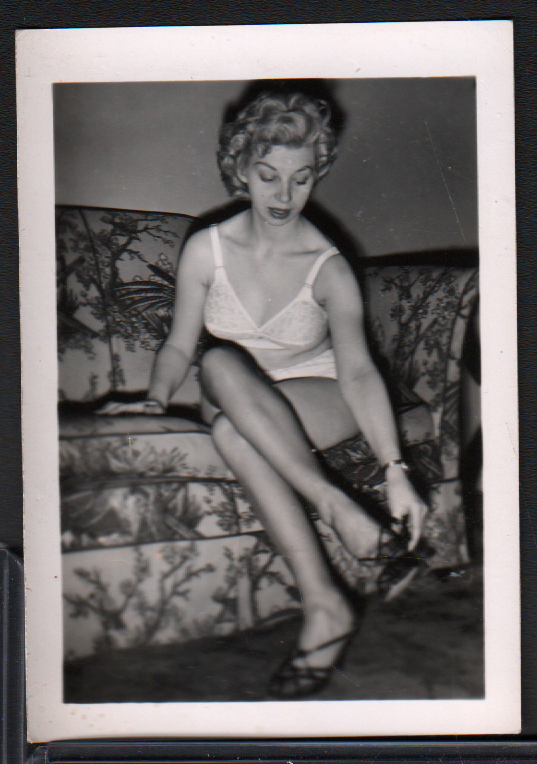 1950s Pinup B&W Risque Photo 2.5"x3.5" Blonde Posing Sexy Cheesecake AA120