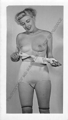 Adult B&W Photo 1940s/50s 2.5x4 Beautiful Blonde Seductively Undressing 244MH