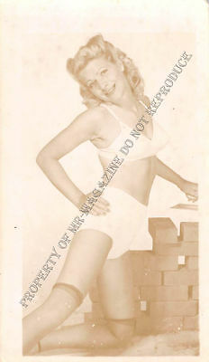 Adult B&W Photo 1940s/50s 2.5x4 Beautiful Blonde Posing in Lingerie 316MH