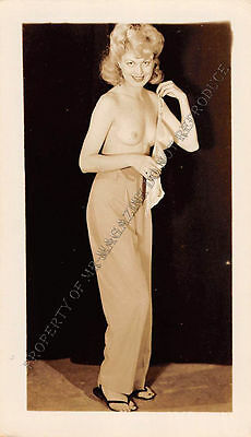 Adult B&W Photo 1940s/50s 2.5x4 Beautiful Blonde Seductively Undressing 285MH