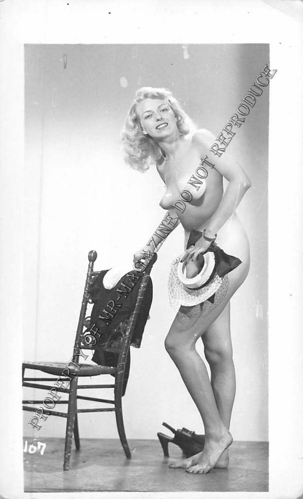 Adult B&W Photo Vintage 2.5x4" Sexy HOT Blonde Nude Outdoors Seductive 102FS