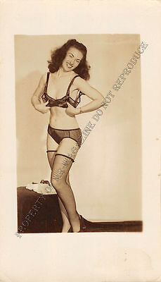 Adult B&W Photo 1940s/50s 2.5x4 Beautiful Brunette Seductively Undressing 26MH