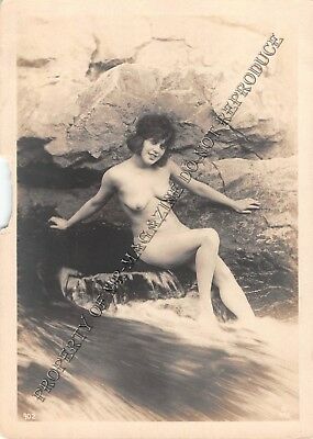 Adult Vintage B&W Photo 5x7 Beautiful Brunette Posing Nude Outdoors 173HV