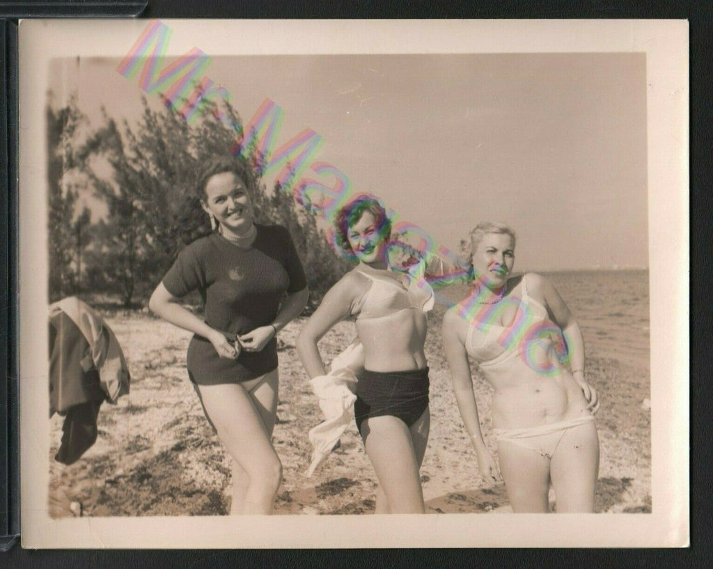 Vintage B&W Risque Pinup 4" x 5" Three Sexy Ladies Beautiful Cheesecake BC118
