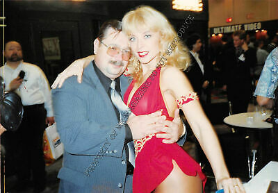 Nina Hartley Candid Original 3.5x5 Photo 1990s Sexy Outfit at a Convention 128ih