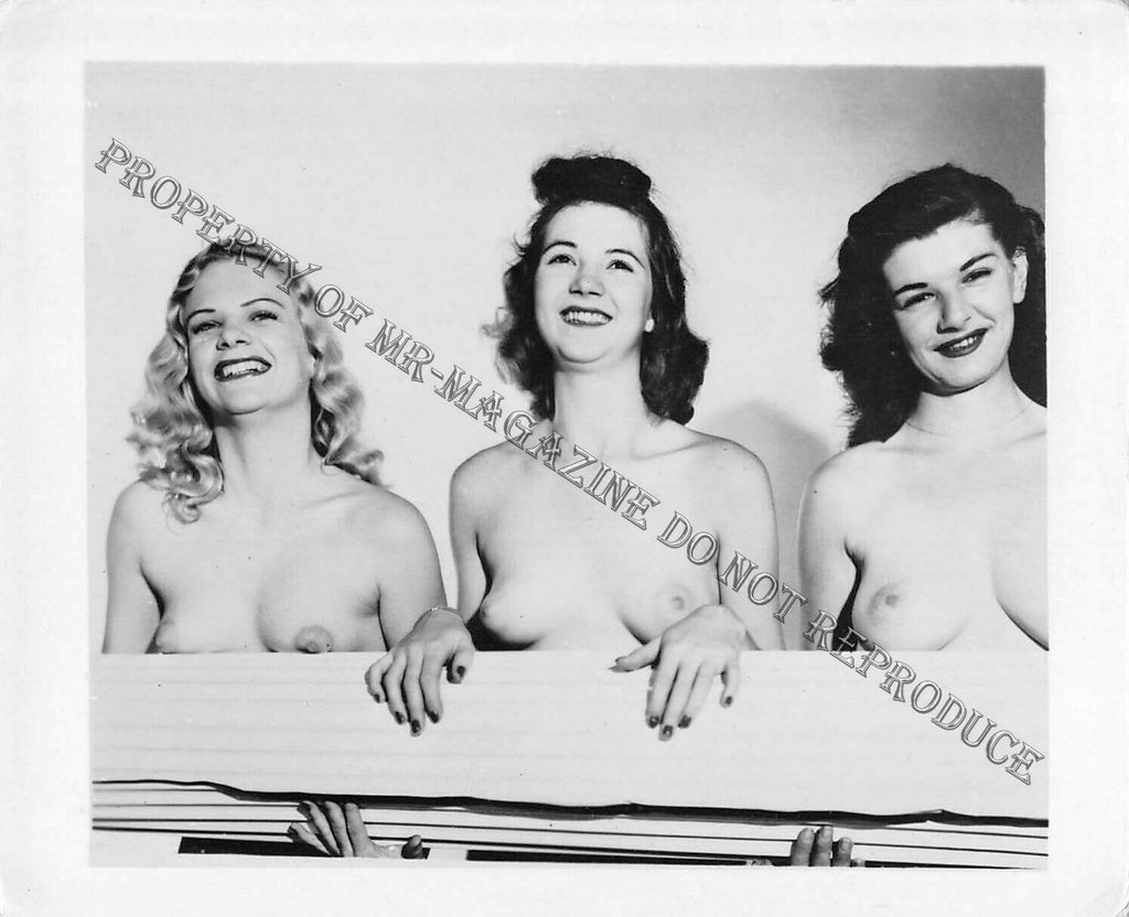 Adult Vintage 1950s B&W Photo 4x5 Beautiful Lesbians Nude Outdoors Sexy 98FF
