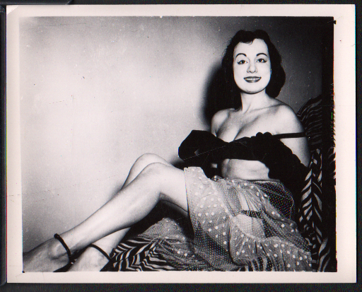 1950s Pinup B&W Risque Photo 4"x5" Brunette Posing Sexy Cheesecake AA24