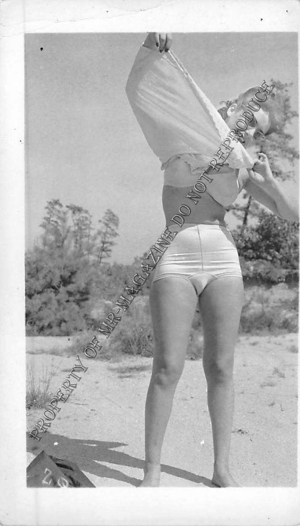 Adult B&W Photo Vintage 2.5x4" Sexy HOT Blonde Nude Stripping Seductive 92FS