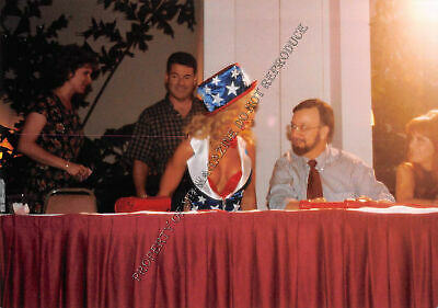 Nina Hartley Candid Original 3.5x5 Photo 1990s Sexy Outfit at a Convention 117ih