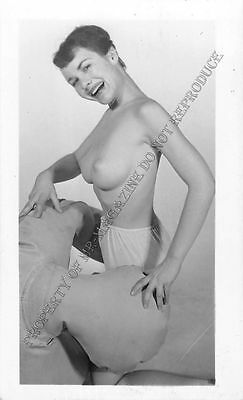 Adult B&W Photo 1940s/50s 2.5x4 Beautiful Brunette Posing Topless Pin Up 138MG