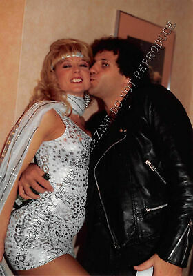 Nina Hartley Candid Original 3.5x5 Photo 1990s Sexy Outfit at a Convention 98ih