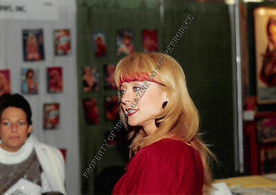 Nina Hartley Candid Original 3.5x5 Photo 1990s Sexy Outfit at a Convention 44ih