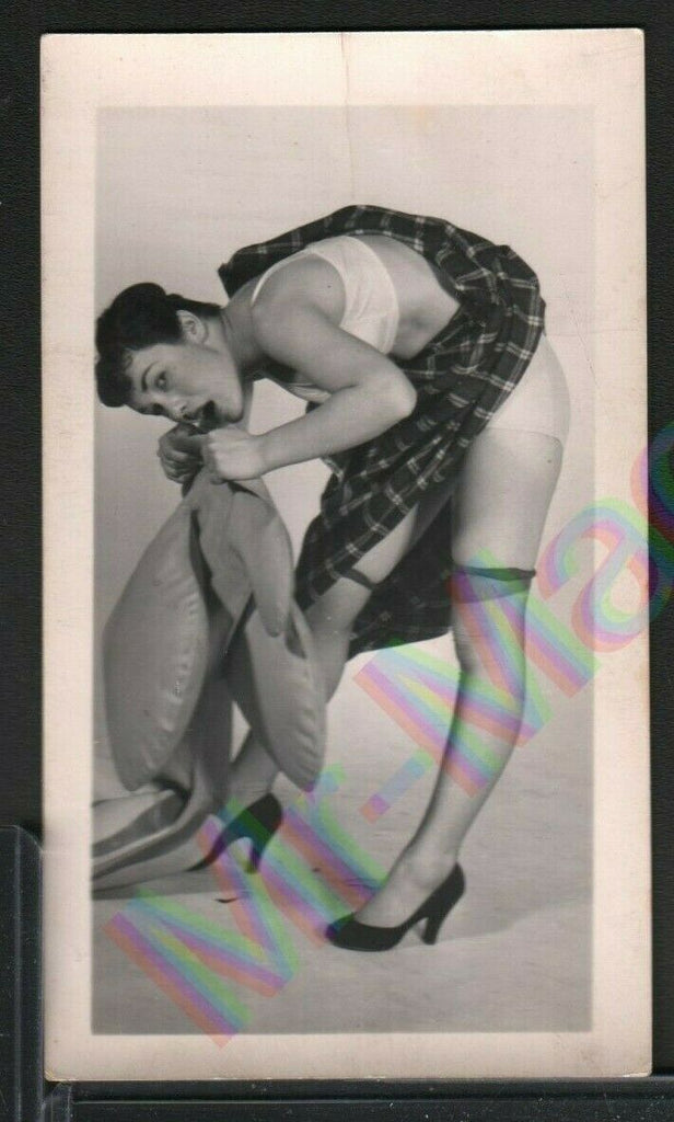 Vintage B&W Risque Pinup 2.5"x4" Sexy Brunettes Classic Cheesecake AP22