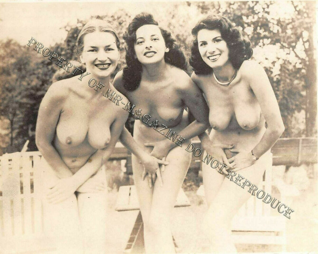 Adult Vintage 1950s B&W Photo 3.5x4.5 Sexy Lesbians Nude Outdoors Hot 141FF