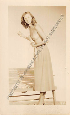 Adult B&W Photo 1940s/50s 2.5x4 Beautiful Brunette Seductively Undressing 66MH