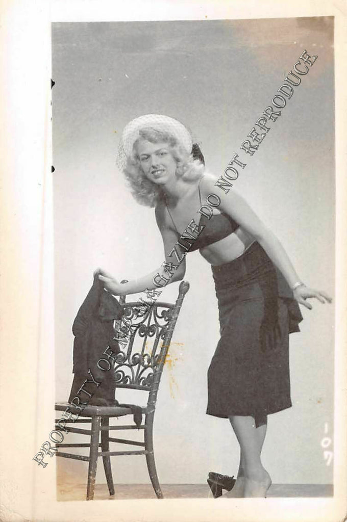 Adult B&W Photo Vintage 2.5x4" Sexy HOT Blonde Nude Stripping Seductive 108FS