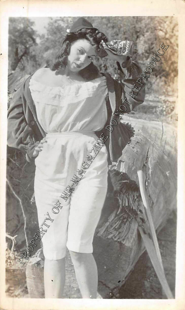Adult B&W Photo Vintage 2.5x4" Sexy Brunette Outdoors Nude Stripping 22FS