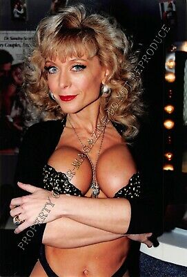 Nina Hartley Original 1990s 8x12 Photo at Porn Convention in Sexy Lingerie 26ij