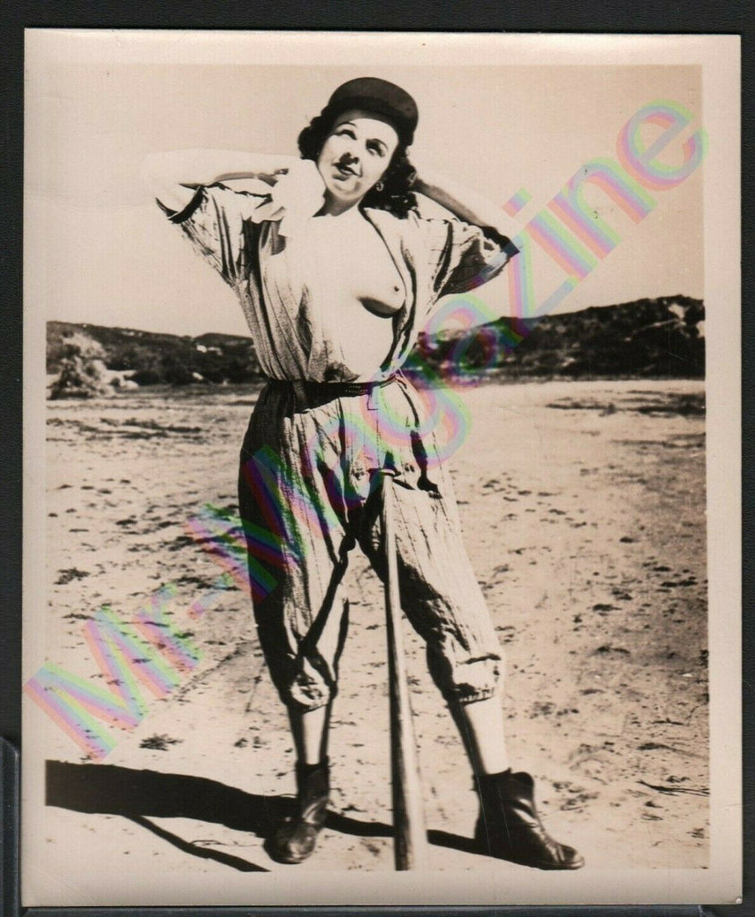 Vintage B&W Risque Pinup 4" x 5" Sexy Brunette Cheesecake BH67