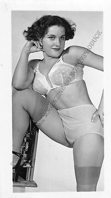 Adult B&W Photo 1940s/50s 2.5x4 Beautiful Brunette Seductive in Lingerie 164MH