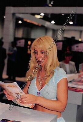 Nina Hartley Candid Original 4x6 Photo Color Star at Porn Convention 143ig