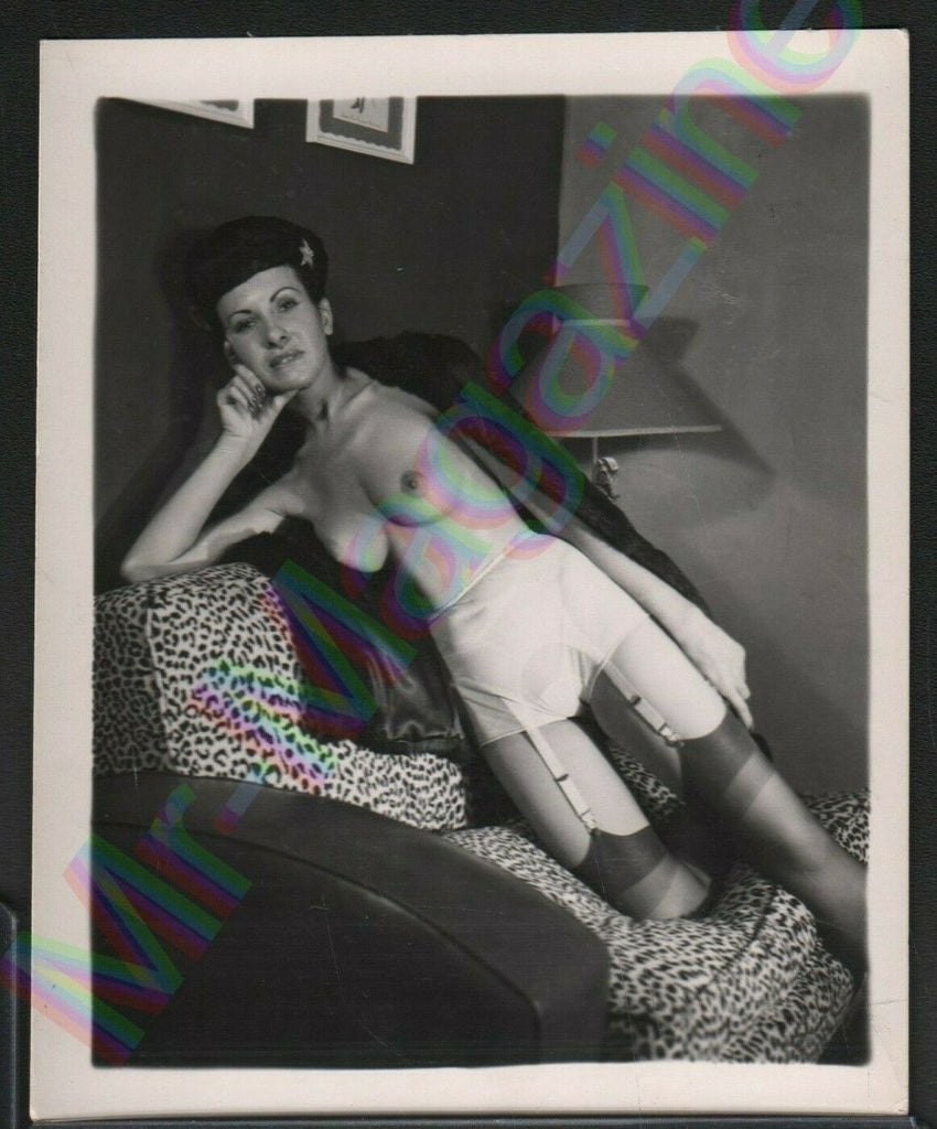 Vintage B&W Risque Pinup 4" x 4.5" Sexy Brunette Cheesecake BA63