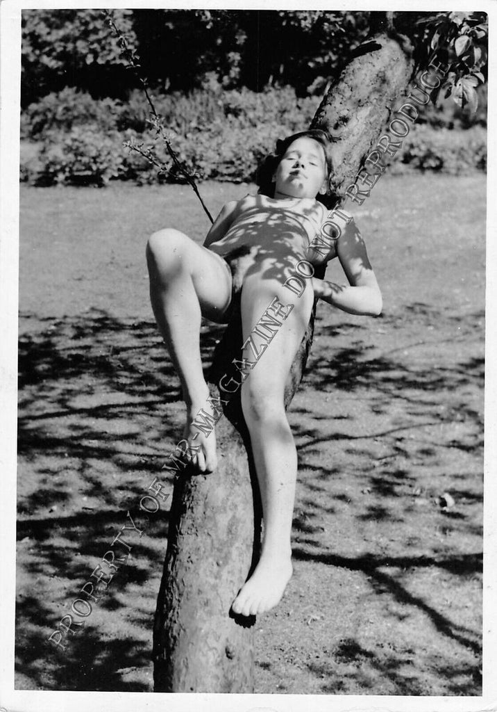 Adult Vintage 1950s B&W Photo 4x6 Sexy Brunette Naked Outdoors Hairy Erotic 19FE