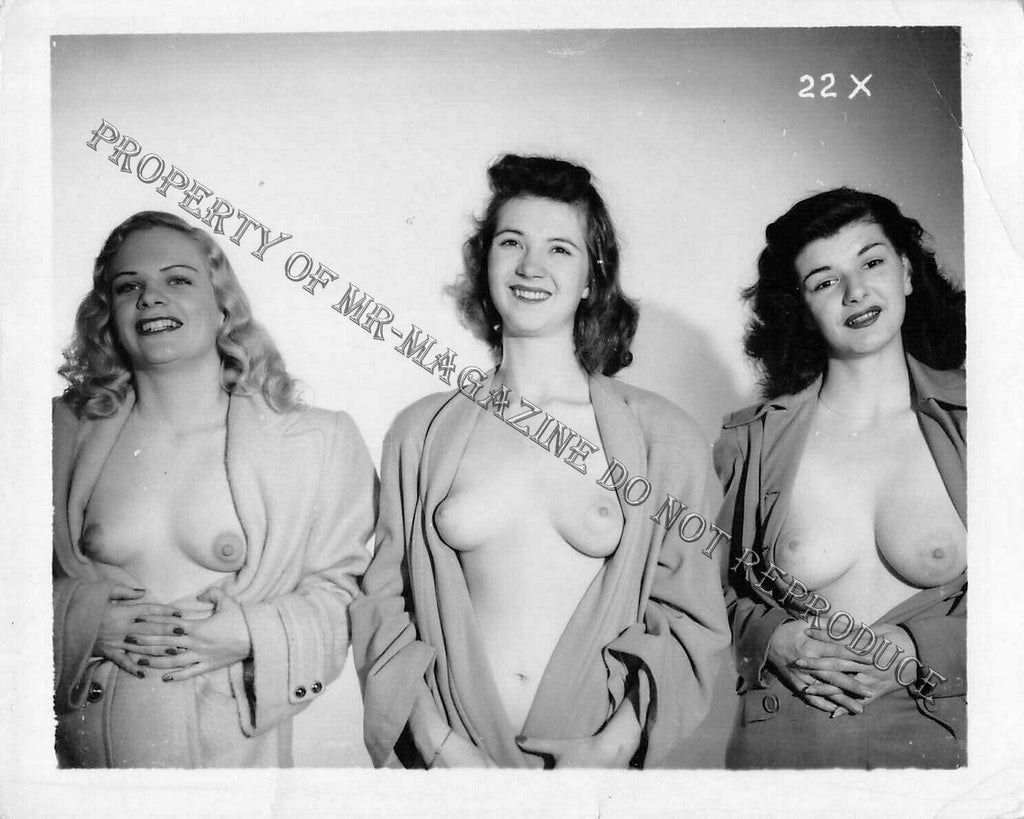 Adult Vintage 1950s B&W Photo 4x5 Beautiful Lesbian Nude Pin up Models 100FF