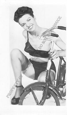 Adult B&W Photo 1940s/50s 2.5x4 Beautiful Brunette Seductive in Lingerie 139MH